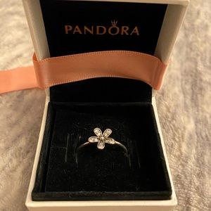 Pandora daisy ring